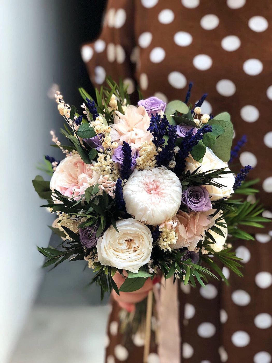 Ramo de flores preservadas tonos violeta y crudo - VICTORIA- Shop Margot  Blanxart